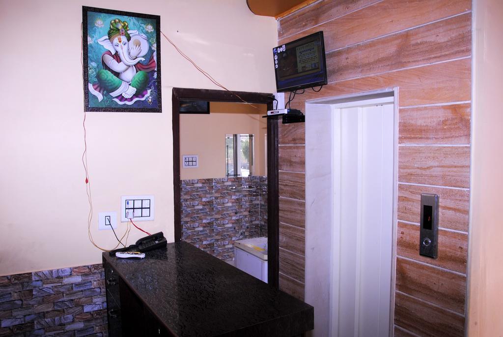 Meru Palace Guest House And Restaurant Tonk Екстериор снимка